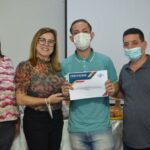 Entrega de certificados de palestra Sebrae 04 – Phelipe Santos