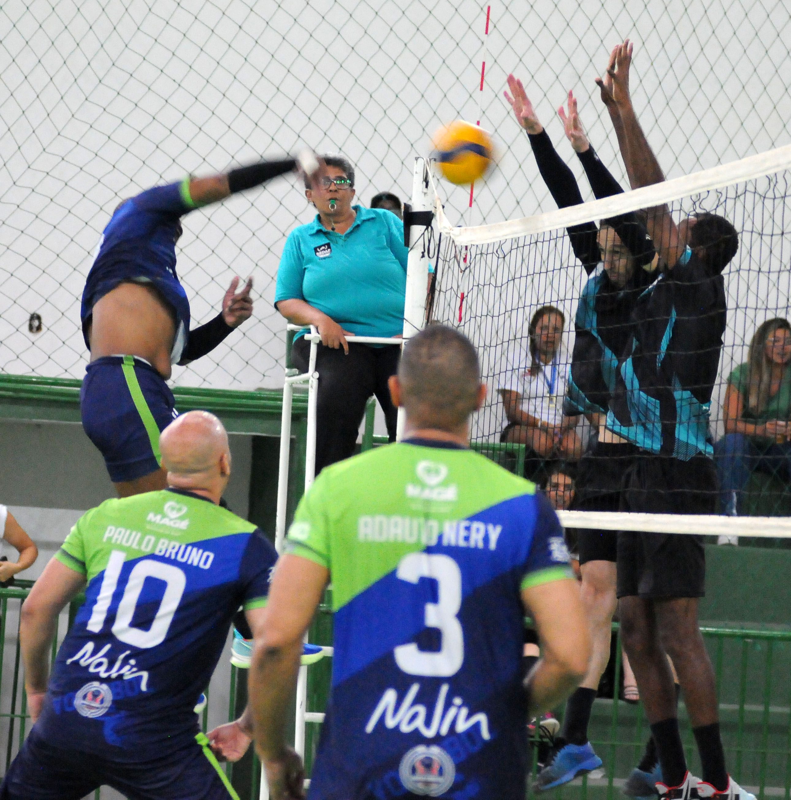 MAGÉ VOLEIBOL BUSCA O TETRA EM CAMPEONATO REGIONAL