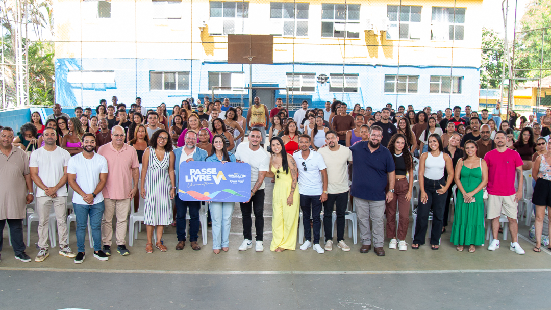 Prefeitura de Magé entrega cartões do Passe Livre Universitário para novos beneficiários