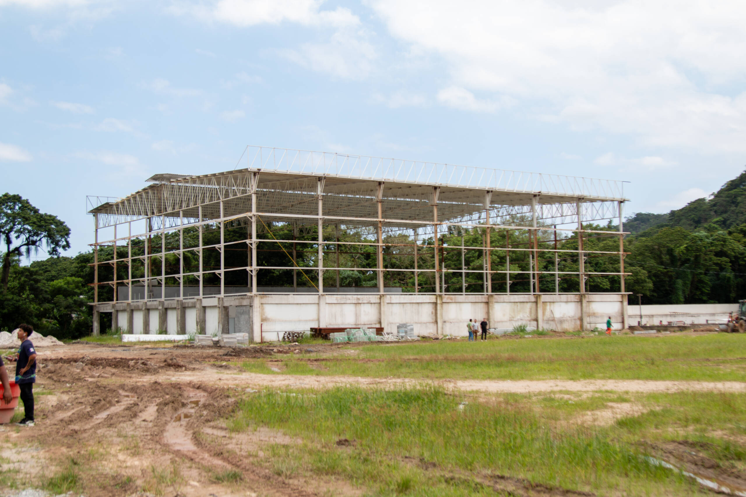 Visita técnica acompanha avanços da futura Vila Olímpica de Magé, em Raiz da Serra