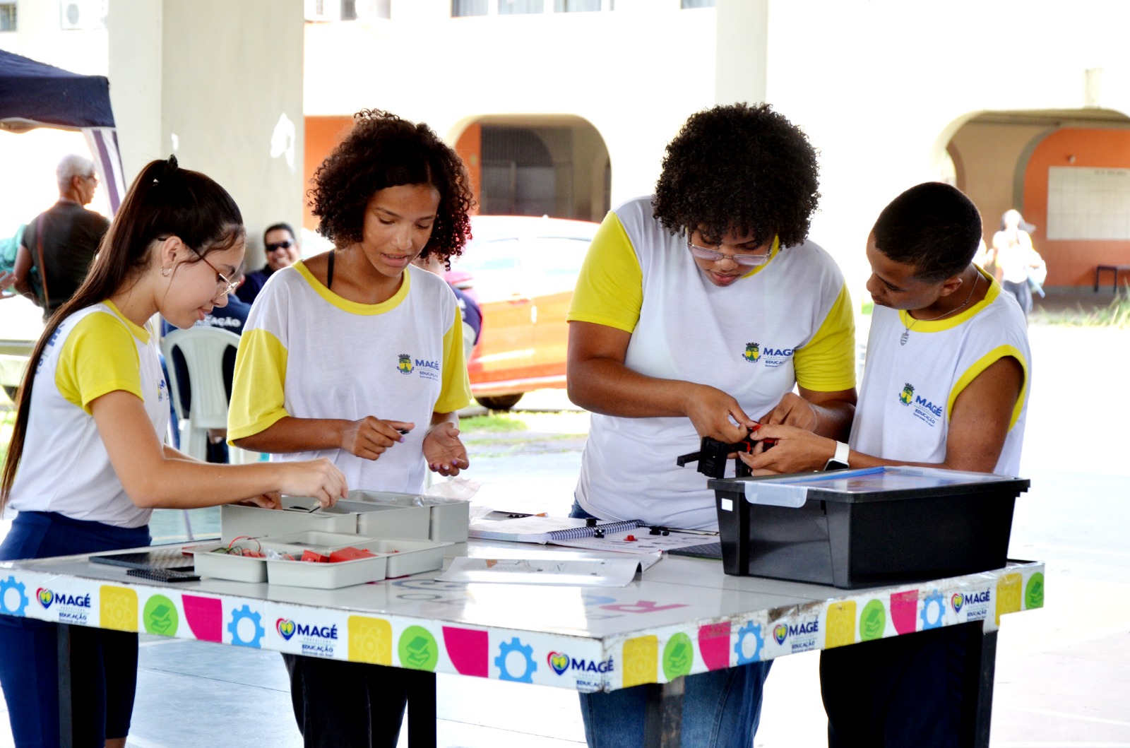Prefeitura de Magé aprova diretrizes para o ensino de Computação na Rede Municipal de Ensino